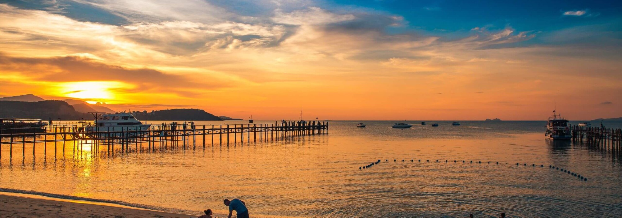 punnpreeda-beach-resort-kohsamui-zonsondergang-pier-thailandtravel