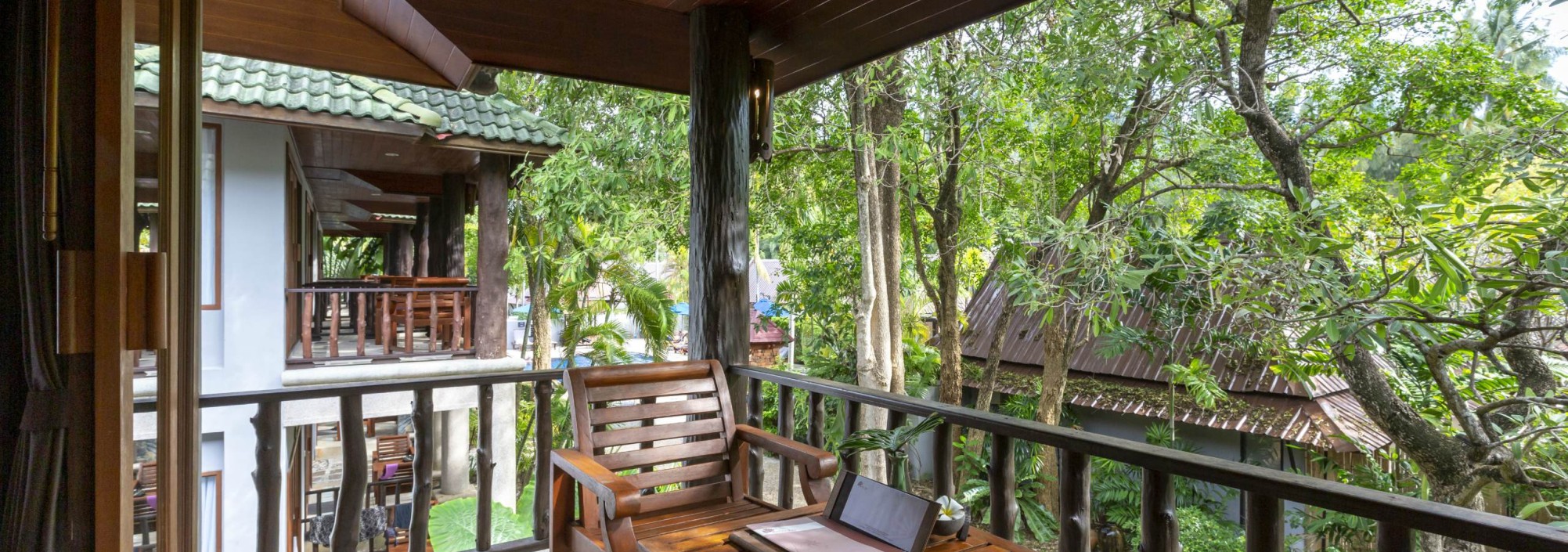 railay-bay-resort-deluxe-room-balkon-thailandtravel-1