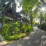 railay-bay-resort-deluxe-room-building-garden-thailandtravel-1
