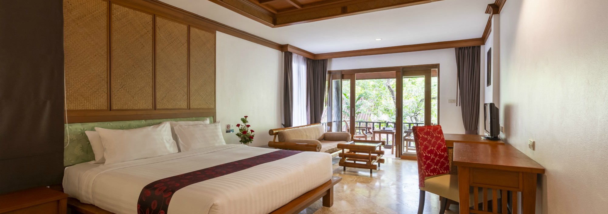 railay-bay-resort-deluxe-room-kingsize-thailandtravel-1