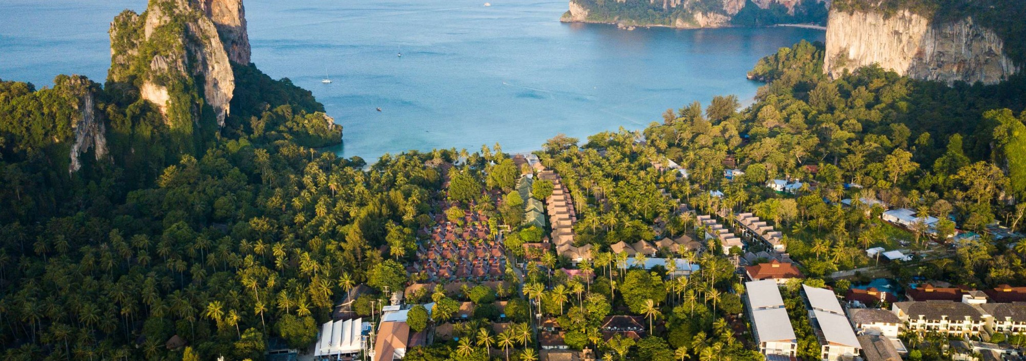 railay-bay-resort-east-west-view-thailandtravel-1