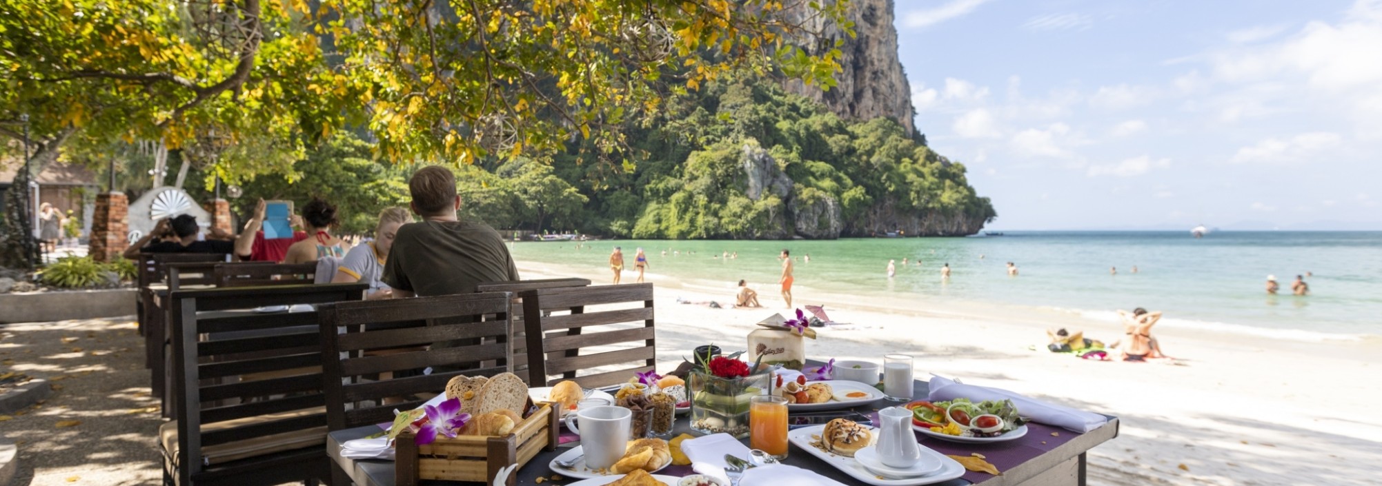 railay-bay-resort-ontbijt-restaurant-rots-strand-thailandtravel-1