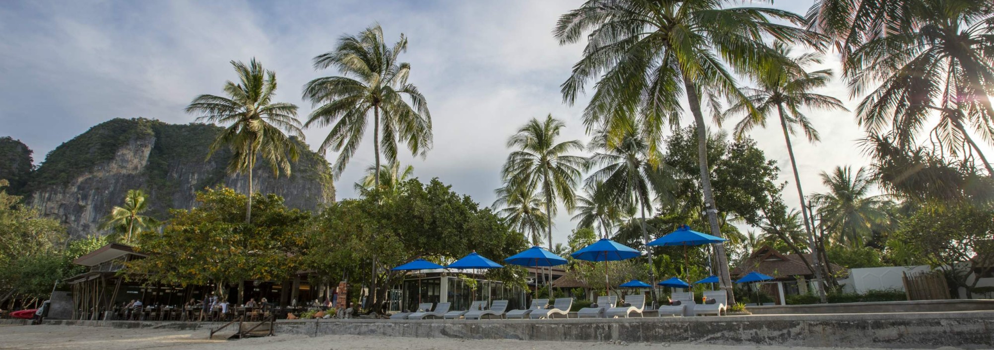 railay-bay-resort-strand-zwembad-palmen-thailandtravel-1
