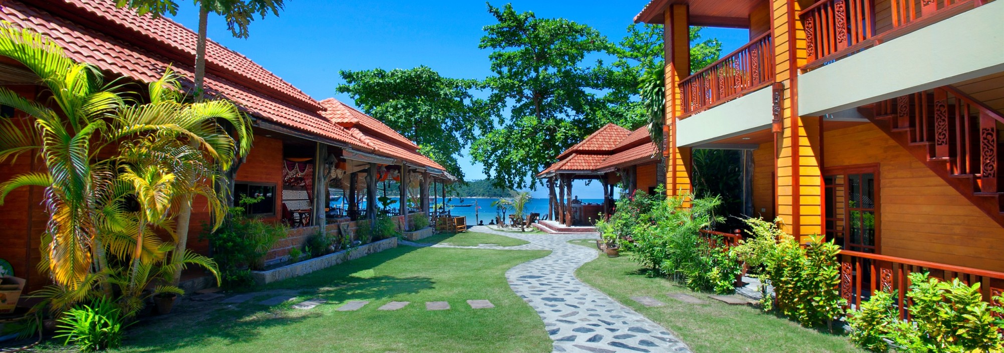 resort-walkway-havana-beach-resort-koh-phangan-thailandtravel