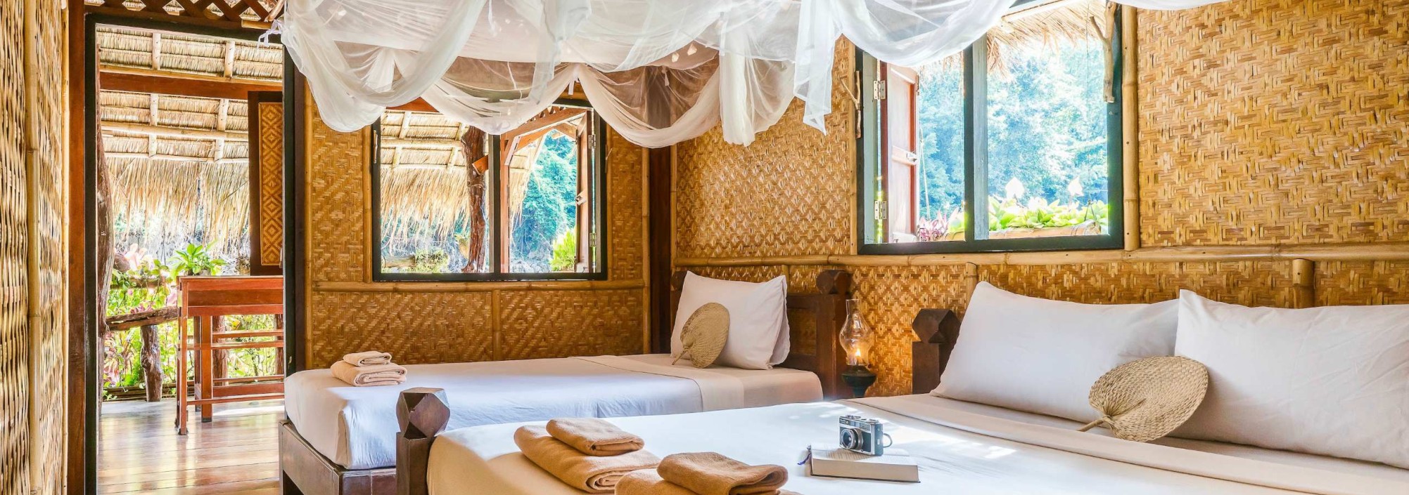 river-kwai-jungle-rafts-kamer-drijvend-hotel-thailandtravel