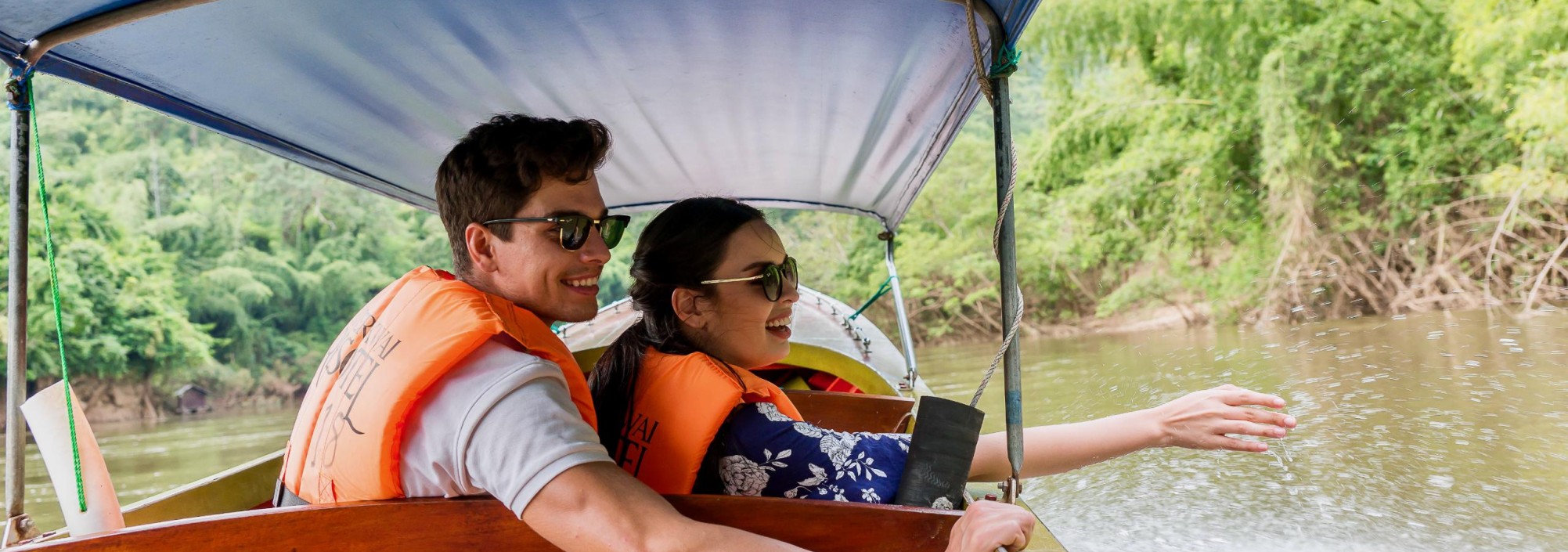 river-kwai-resotel-longtailboot-thailandtravel