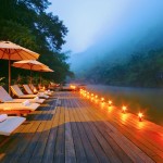 river-kwai-resotel-veranda-ligbedden-rivier-thailandtravel