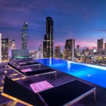 rooftop-infinity-pool-amara-hotel-bangkok-thailandtravel