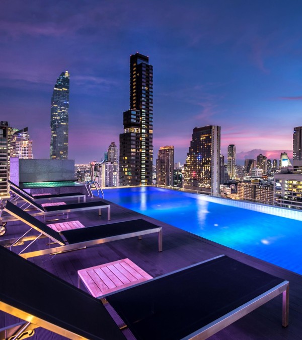 rooftop-infinity-pool-amara-hotel-bangkok-thailandtravel
