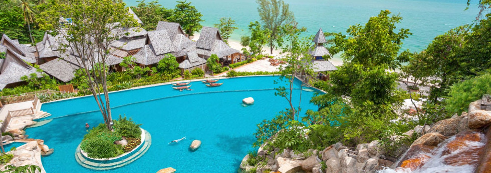 santhiya-koh-yao-yai-resort-main-pool-uitzicht-thailandtravel