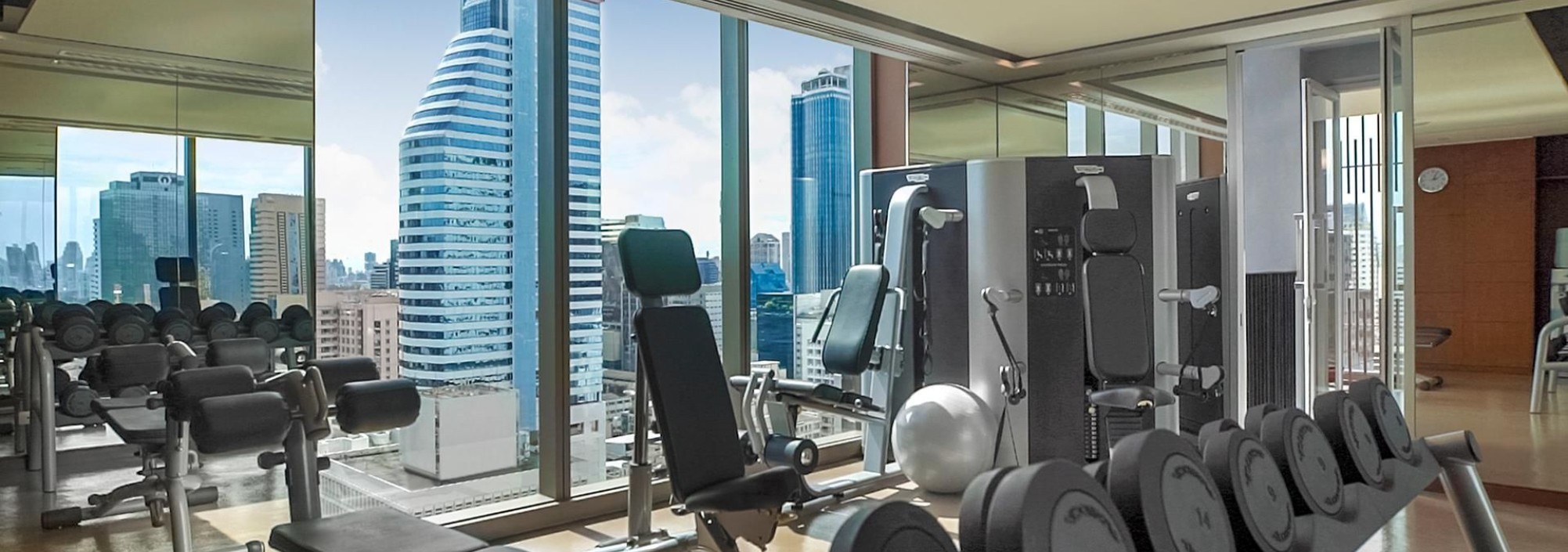 sky-fitness-amara-hotel-bangkok-thailandtravel