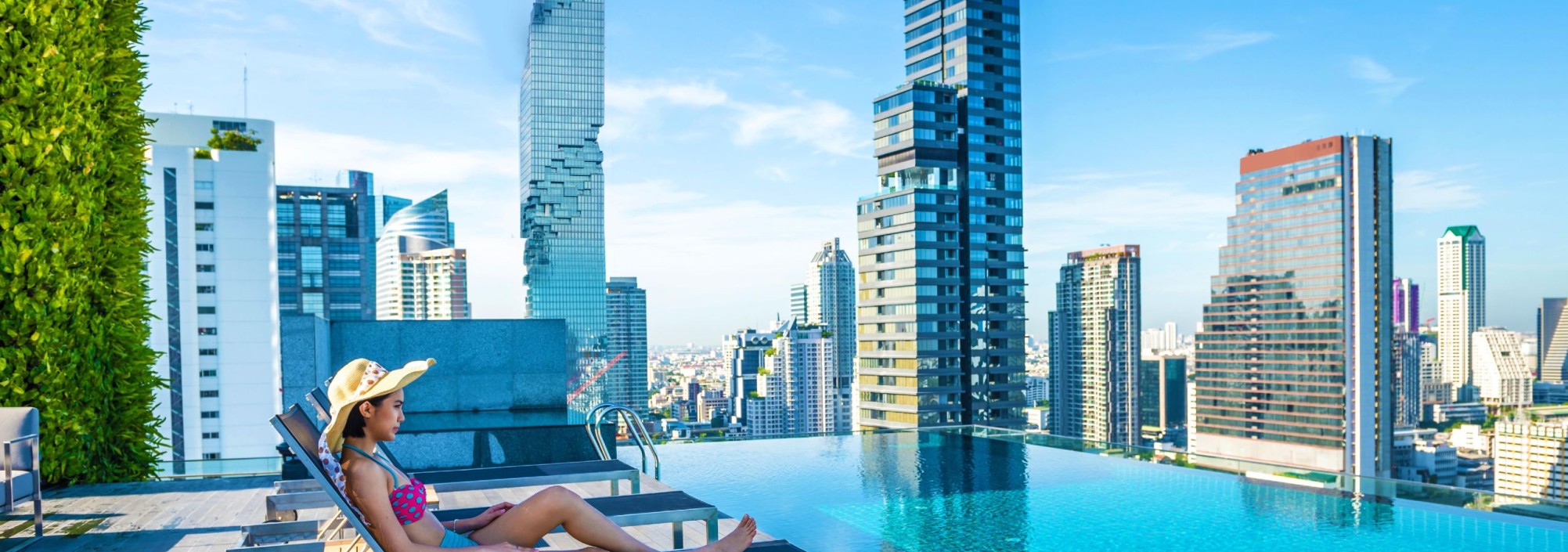 sky-pool-amara-hotel-bangkok