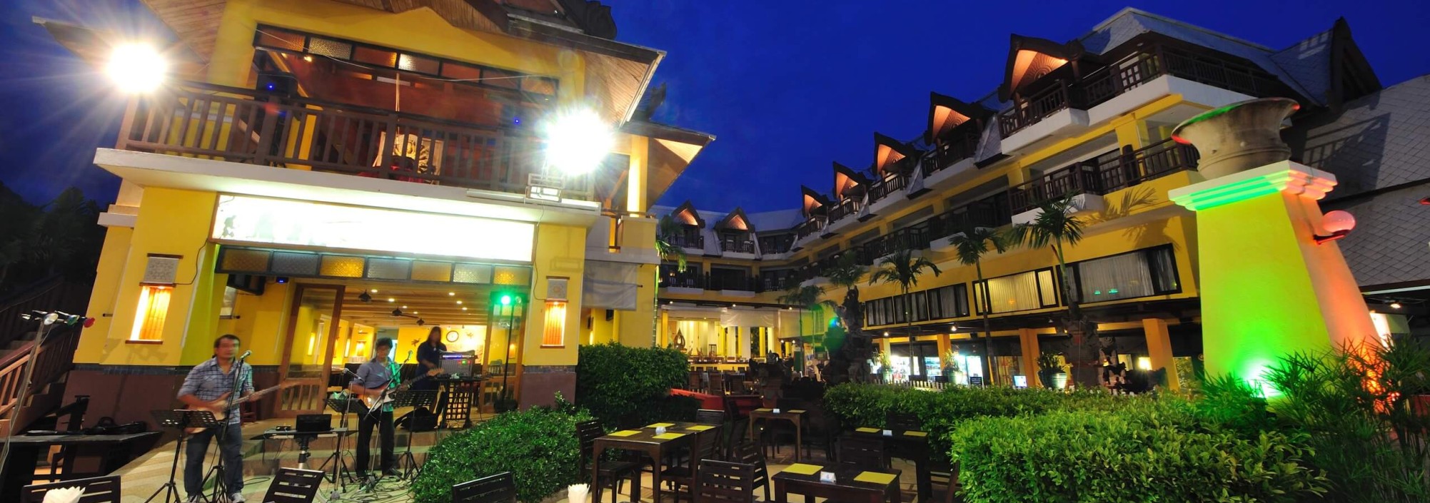 smile-restaurant-woraburi-phuket-karon-thailandtravel