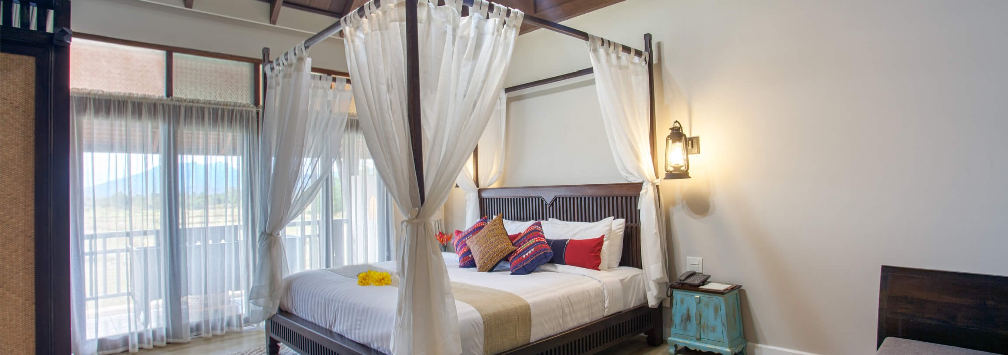 sriwilai-sukhothai-deluxe-room-hemelbed-thailandtravel