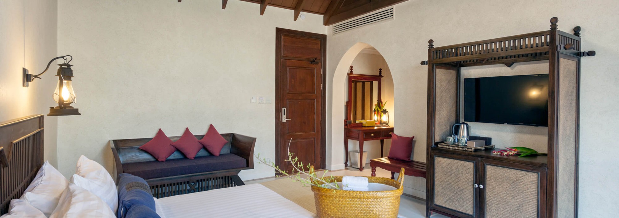 sriwilai-sukhothai-superior-room-king-thailandtravel