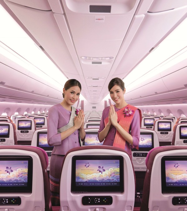 stewardess-thai-airways-thailandtravel