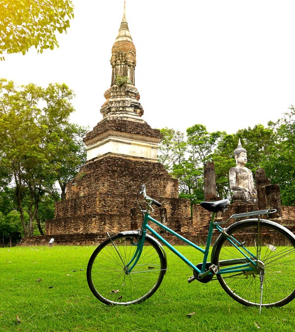 sukhothai-fietsen-thailand-tempel-park-thailandtravel