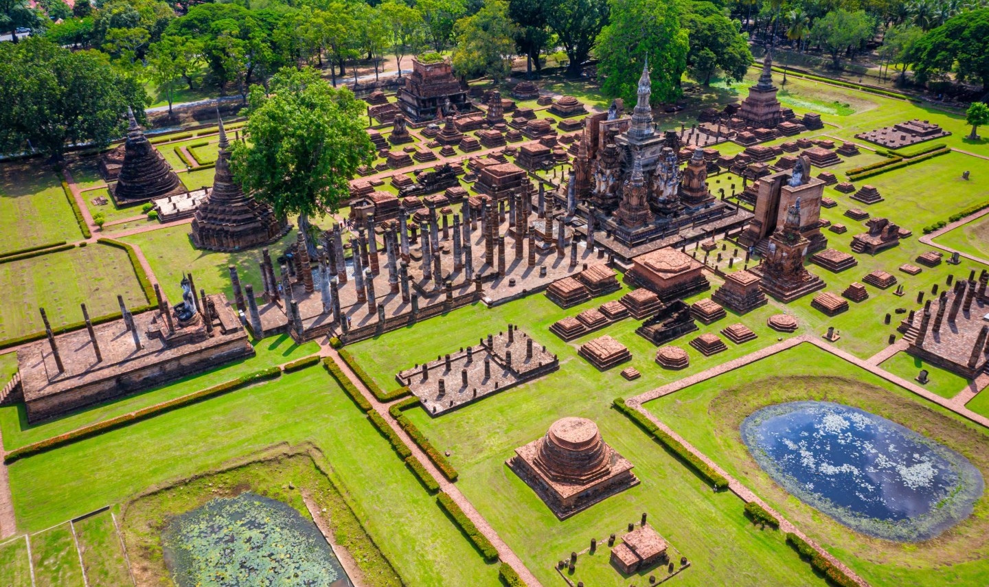 sukhothai-thailand-historical-park-tempel-complex-thailandtravel
