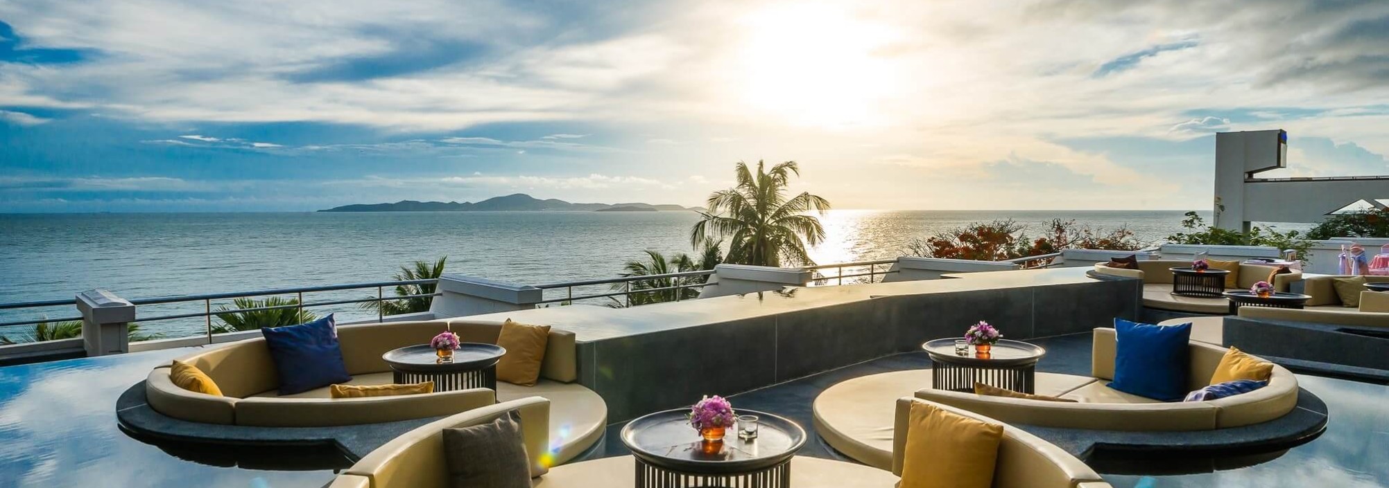 sunset-terrace-bar-royal-cliff-hotel-pattaya-thailand-travel
