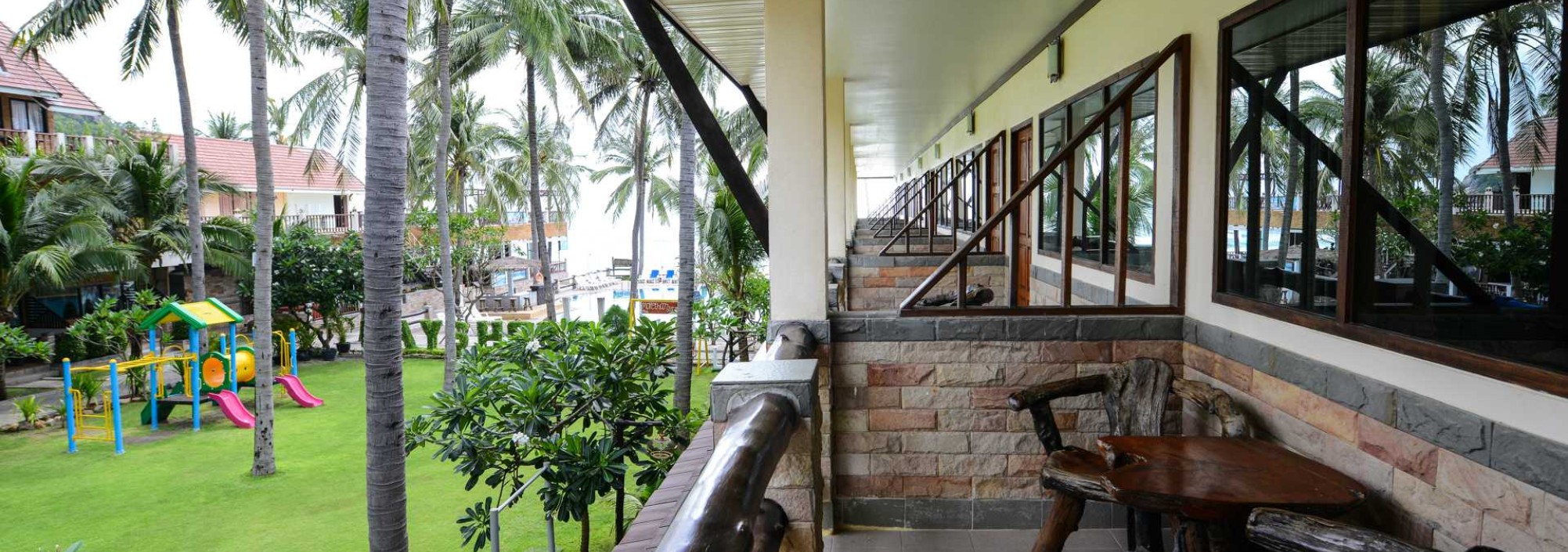 superior-balkon-phangan-bayshore-resort-thailandtravel