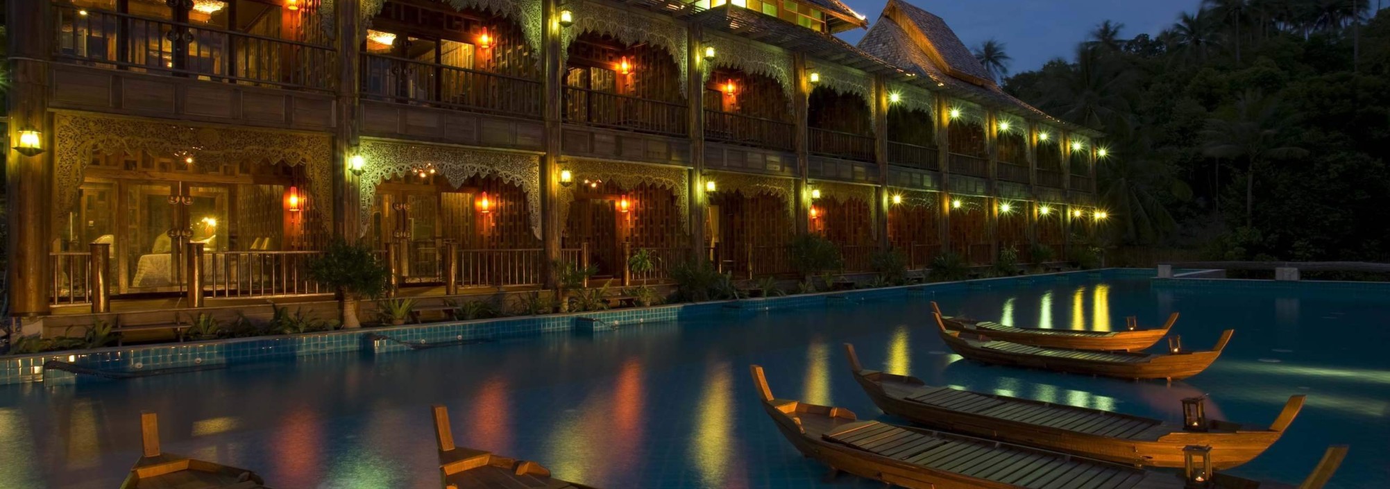 supreme-deluxe-building-santhiya-resort-phangan-thailandtravel