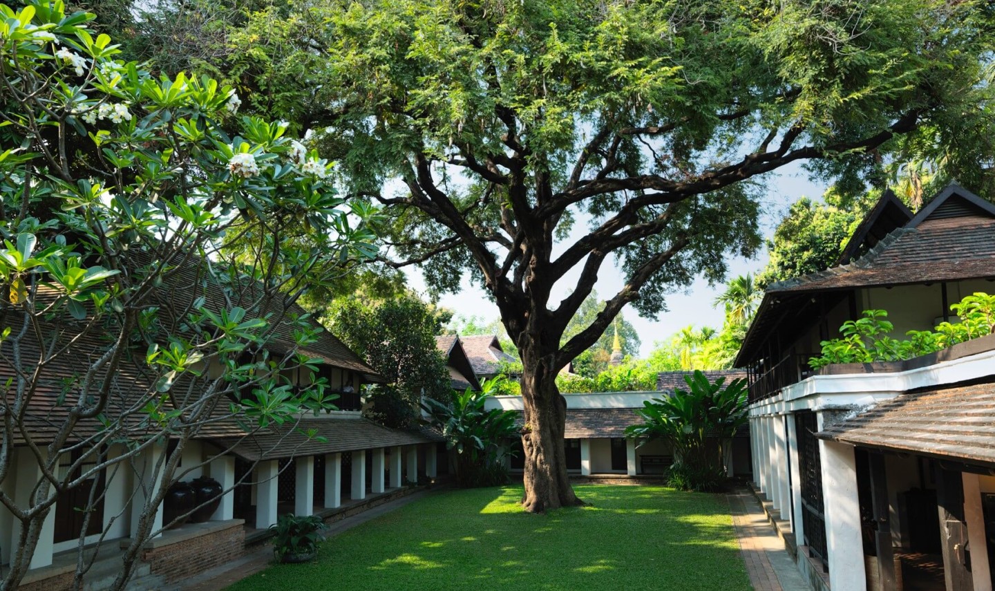 tamarind-village-courtyard-chiang-mai-thailandtravel-1