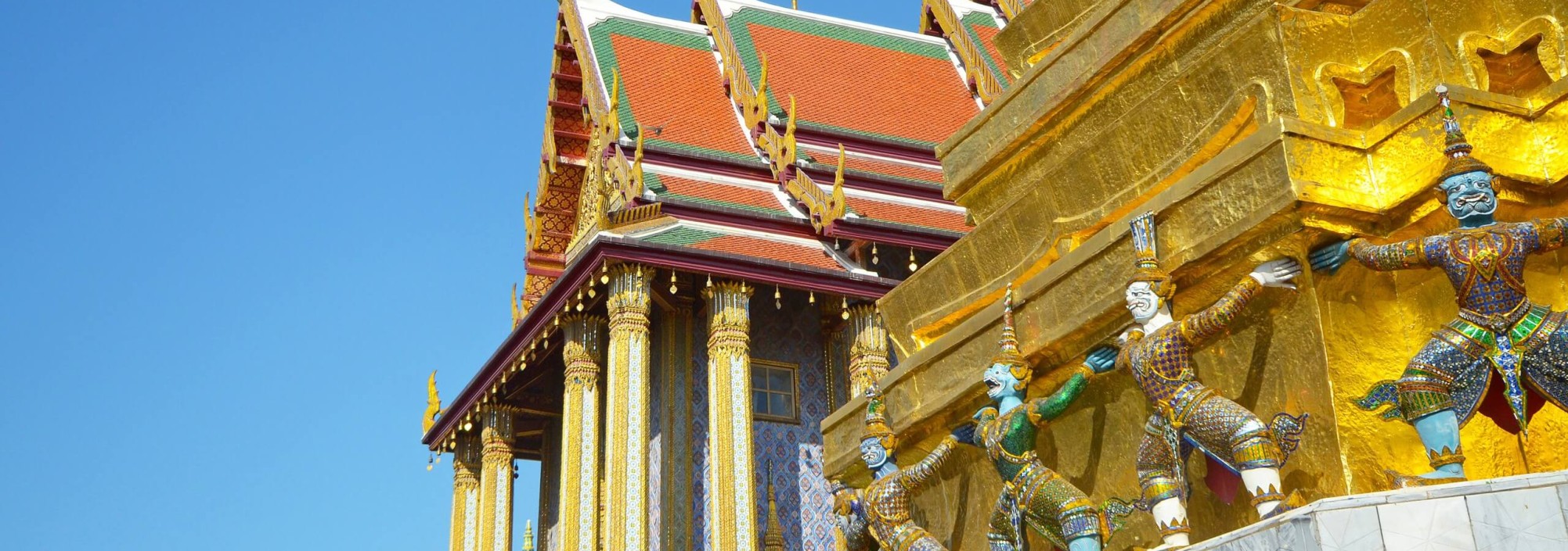 thai-architecture-demon-guardian-wat-phra-kaew-grand-palace-bangkok-thailandtravel
