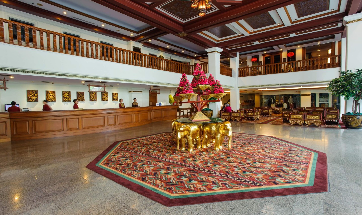 the-empress-hotel-lobby-chiang-mai-thailandtravel-1