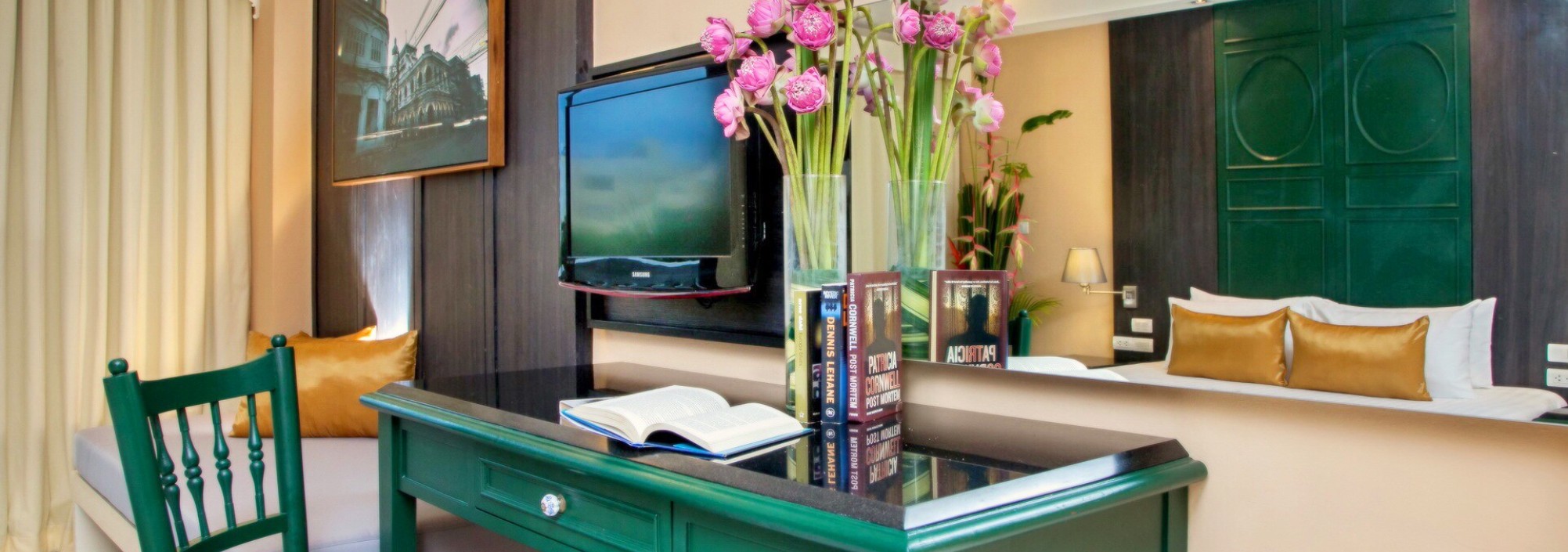 the-old-phuket-sino-deluxe-room-bureau-zitje-thailandtravel