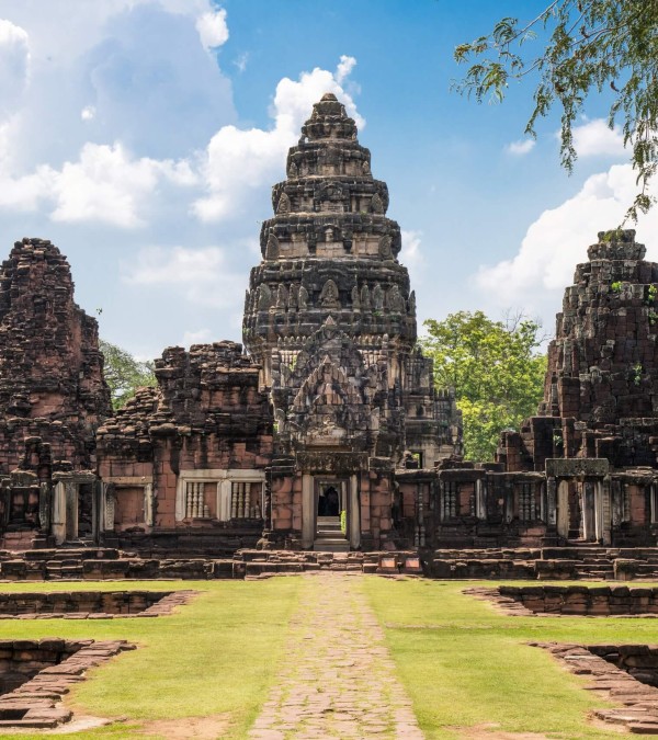 the-phimai-historical-park-khmer-thailandtravel
