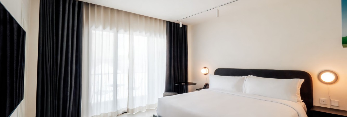 the-standardx-bangkok-phra-arthit-cozy-king-thailandtravel