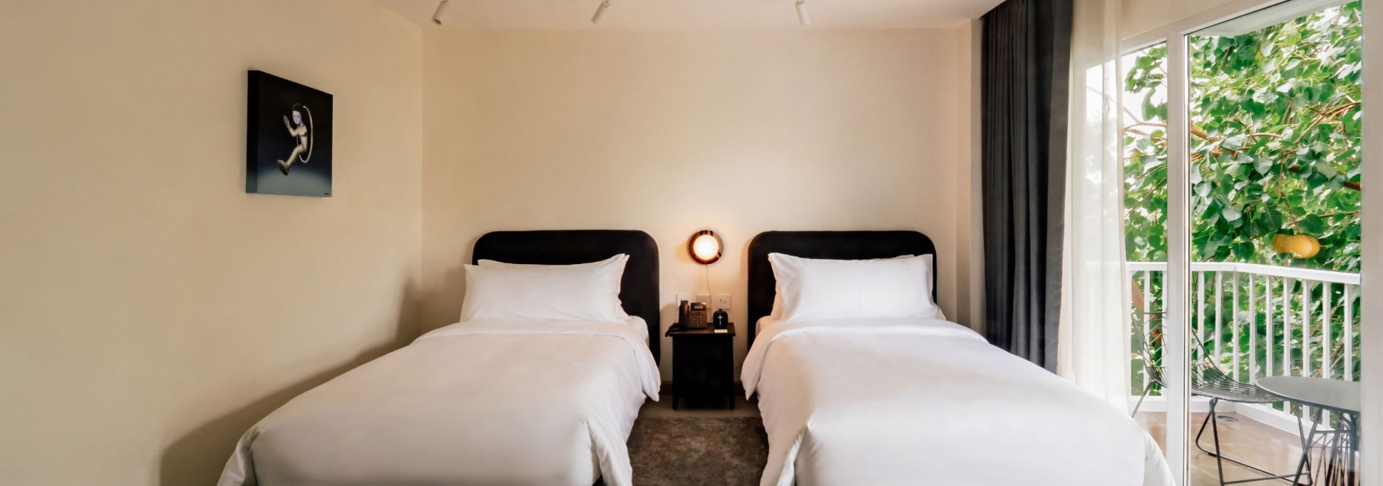 the-standardx-bangkok-phra-arthit-cozy-twin