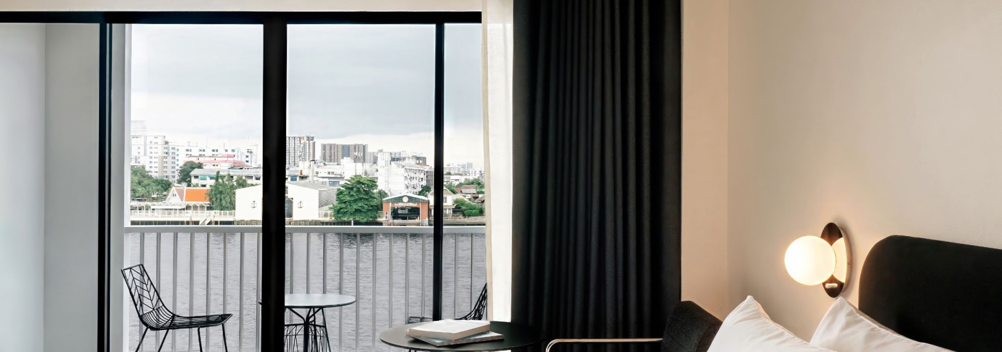 the-standardx-bangkok-phra-arthit-king-on-the-river