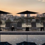 the-standardx-bangkok-phra-arthit-zwembad