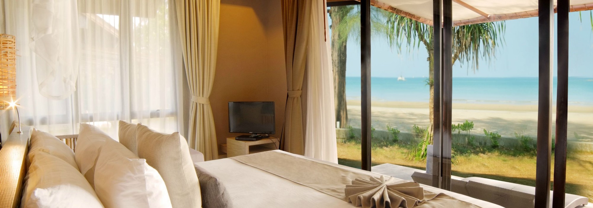 twin-lotus-resort-deluxe-beachfront-villa-strand-thailandtravel