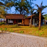 twin-lotus-resort-deluxe-beachfront-villa-strand-uitzicht-thailandtravel
