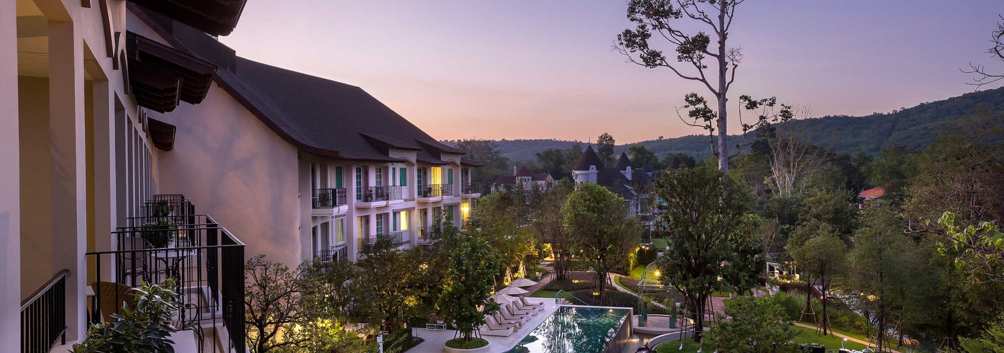 u-khao-yai-hotel-avond-schemering-thailandtravel