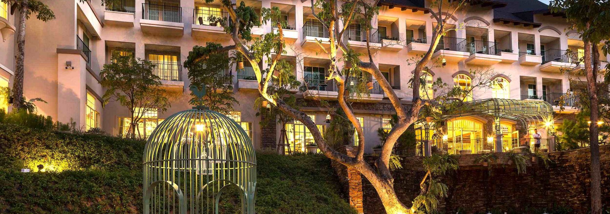 u-khao-yai-hotel-vijver-tuin-thailandtravel