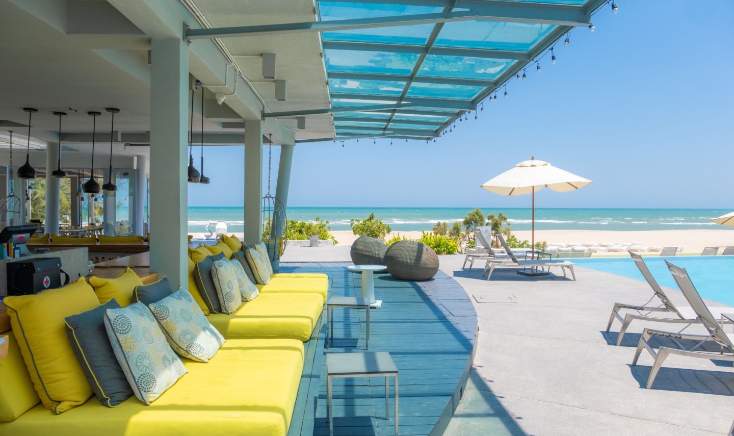 veranda-hhq-isea-beach-bar-thailandtravel