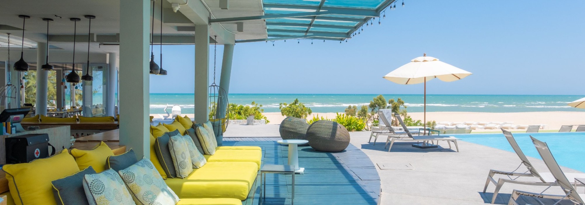 veranda-hhq-isea-beach-bar-thailandtravel