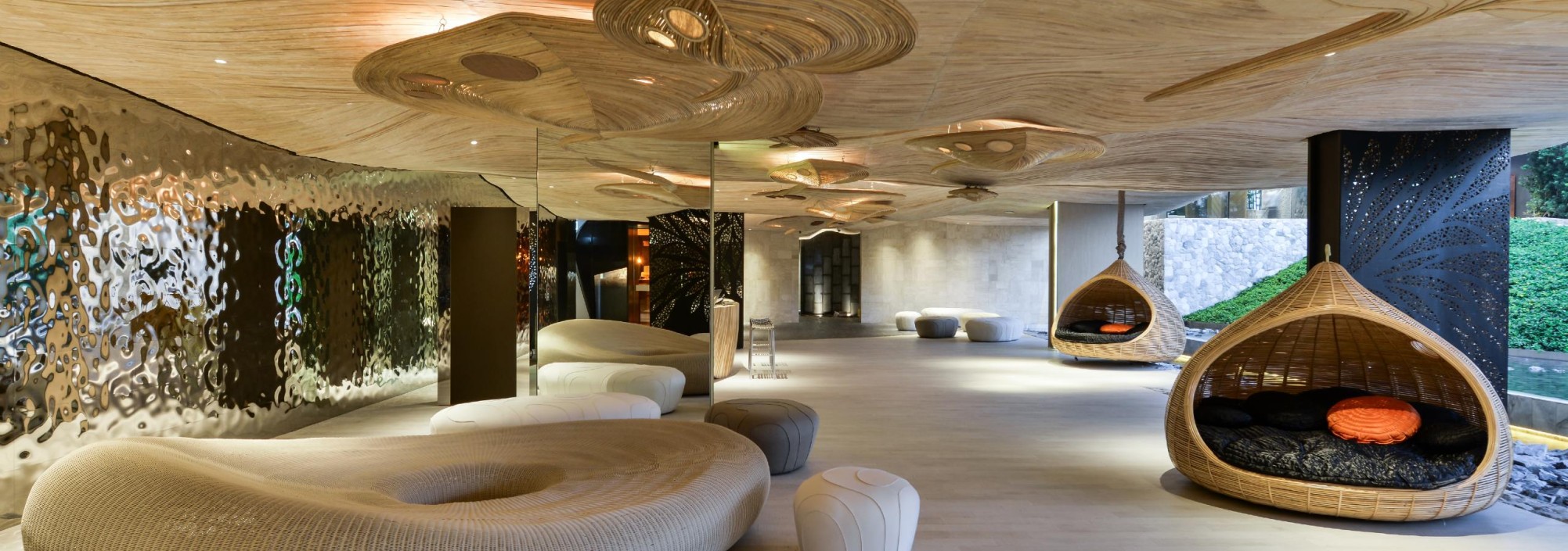veranda-resort-pattaya-lobby-thailandtravel