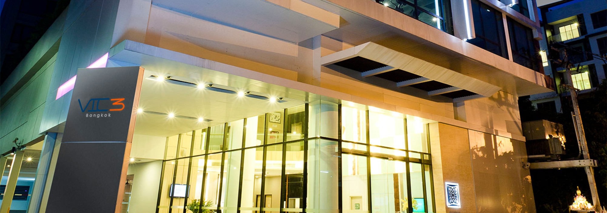 vic3-bangkok-hotel-buitenkant-ingang-thailandtravel