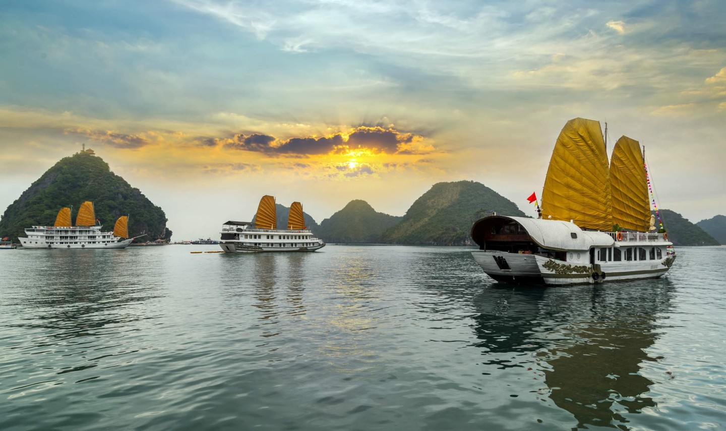 vietnam-halongbay-boten-cruise-thailandtravel