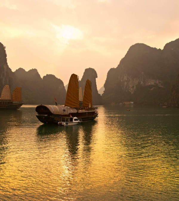 vietnam-halongbay-cruise-zonsondergang-thailandtravel