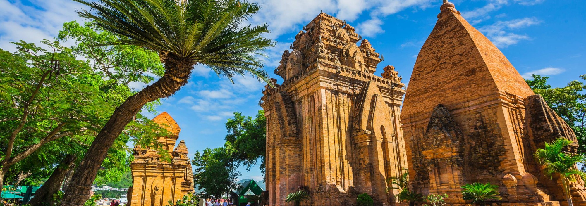vietnam-nhatrang-ponagartower-tempel-palmboom-thailandtravel