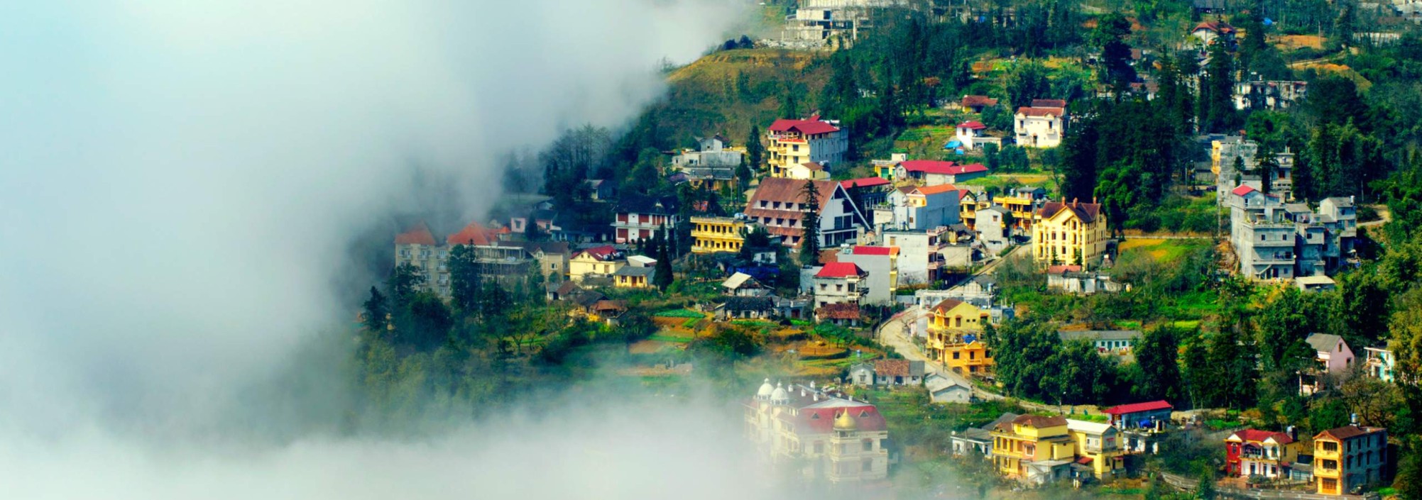 vietnam-sapa-stad-wolken-bergen-thailandtravel