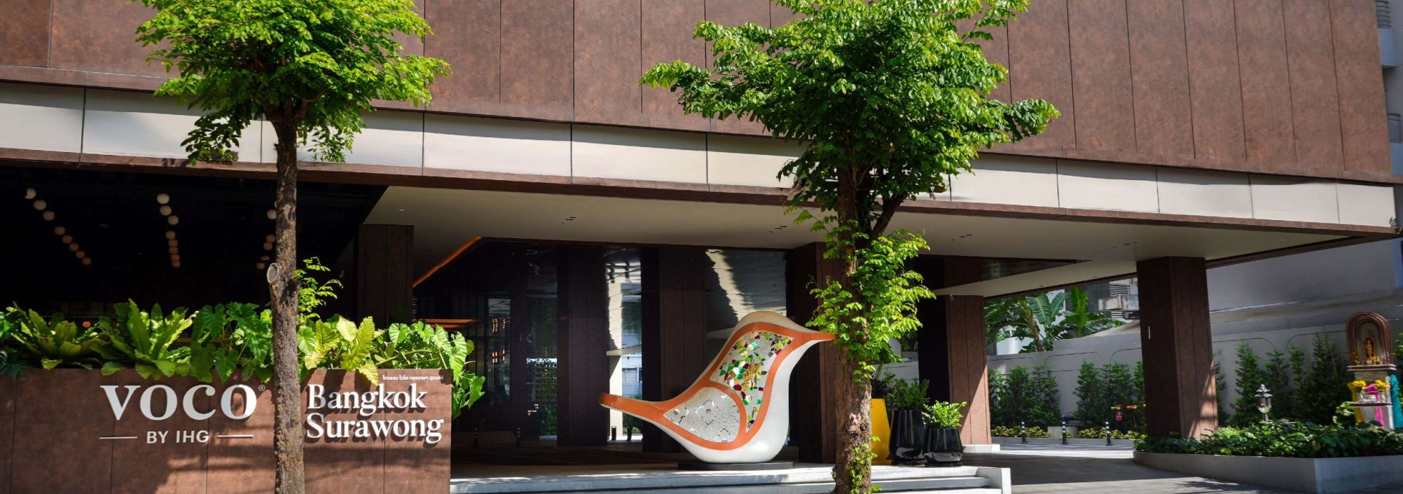 voco-bangkok-surawong-entrance-thailandtravel