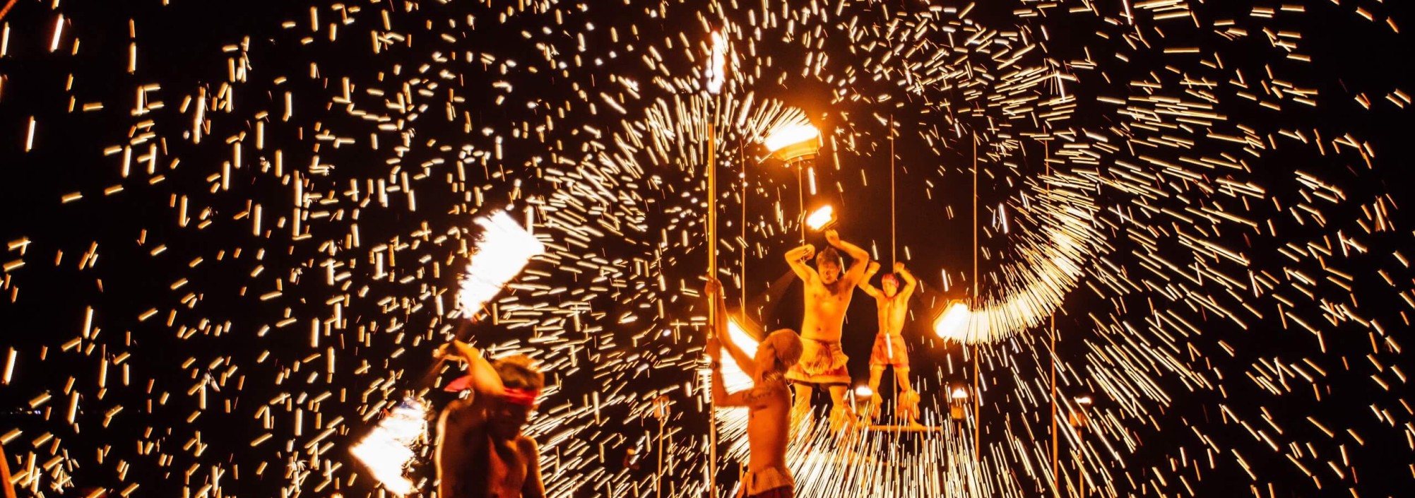 vuurshow-koh-chang-paradise-resort-thailand-travel