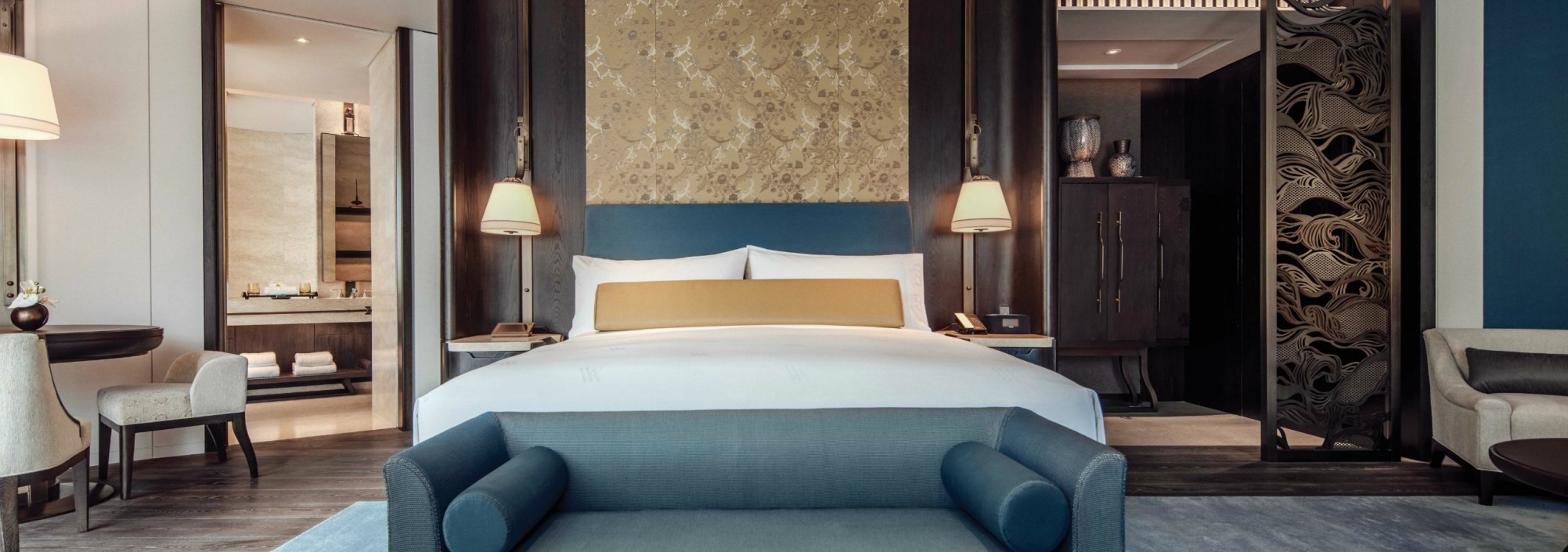 wadorf-astroria-deluxe-suite-king-thailandtravel