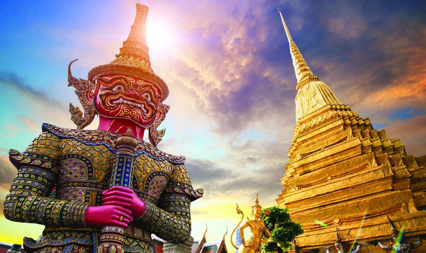 wat-phra-kaew-temple-of-the-emerald-buddha-thailand-travel-5